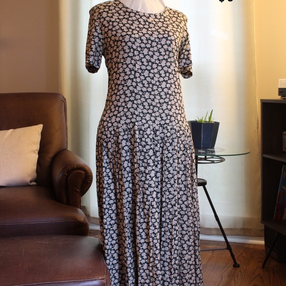 Vintage Flowered Dress - Picture 1 of 2